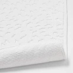 20"x32" Snow Leopard Bath Mat White - Threshold™ -Fradel & Spies GUEST 061081fd 83d9 4466 b62d ad837060f183