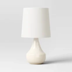 Montreal Wren Assembled Table Lamp White - Threshold™ -Fradel & Spies GUEST c58fb750 83fe 40a7 be80 05100a364310